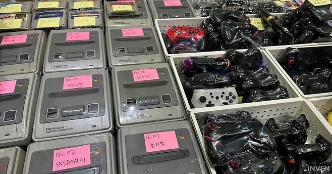 ▲ 다양한 레트로 게임 만날 수 있는 장터는 주말에 열립니다