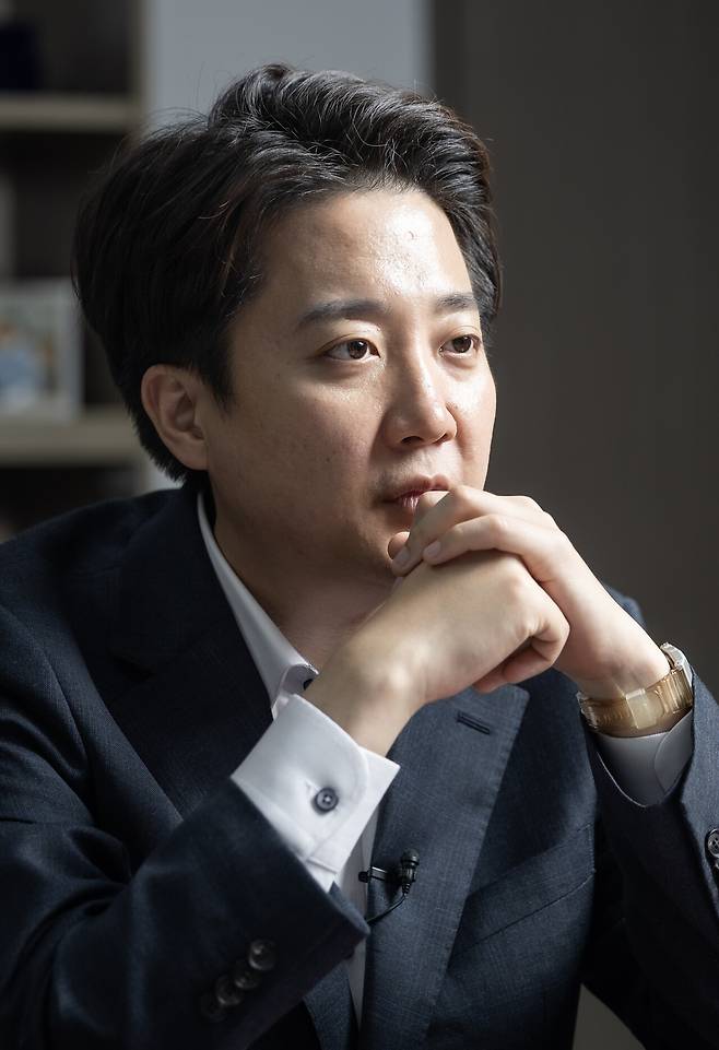 이준석 개혁신당 대선 후보는 ‘공정한 경쟁’이야말로 보수의 가치라고 믿는다. 가진 자와 못 가진 자를 갈라쳐 인위적으로 평등을 끌어내려는 민주당의 대안이 될 수 있다고 본다. 최기웅 기자