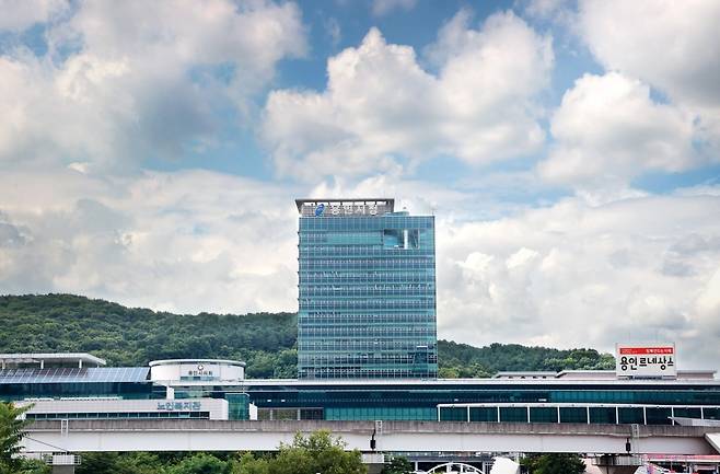 용인특례시는 현재 조성중인 '용인 첨단시스템반도체 클러스터 국가산단'과 원삼면 '용인  반도체클러스터 일반산업단지' 용수공급 사업의 기본 및 실시설계가 시작됐다고 21일 밝혔다.용인특례시 제공