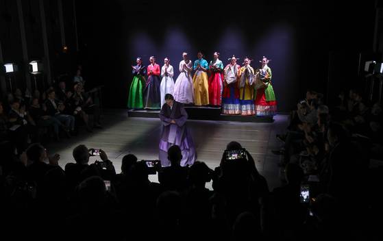 A hanbok (traditional Korean attire) fashion show highlighting the “Beauty of Korea” is held during the 25th France-Korea Cultural Award ceremony at the Korean Cultural Center in Paris on Dec. 5, 2024. [NEWS1]