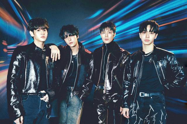 하이라이트는 비스트에서 이름을 바꾸며 새로운 팬덤을 확장할 수 있었다는 평가를 받는다. 어라운드어스 제공