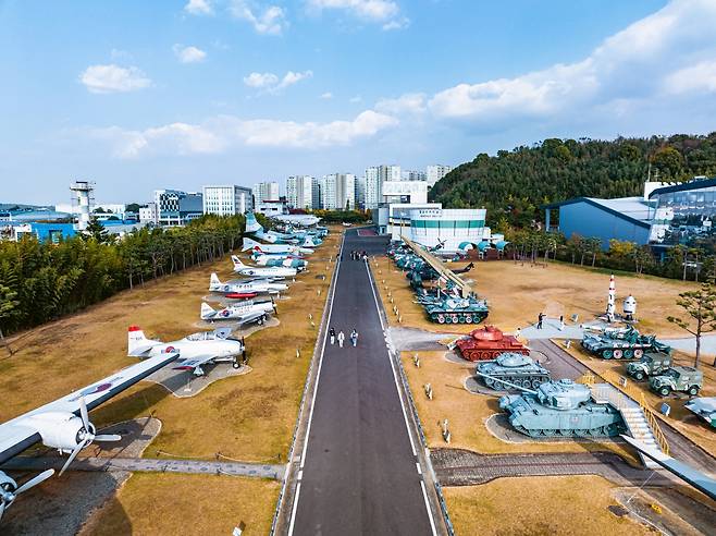 경남도가 기존 방위관광산업에 신규코스를 추가해 운영한다. 경남도 제공