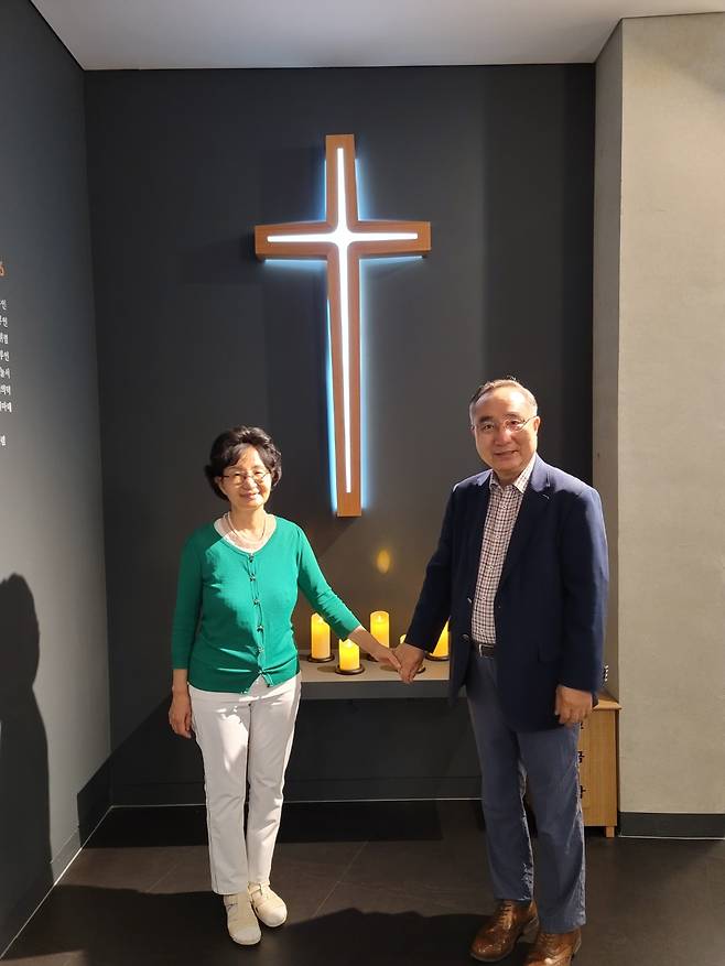 전주기독교근대역사기념관에서 성연숙(왼쪽) 권사와 최은평 장로