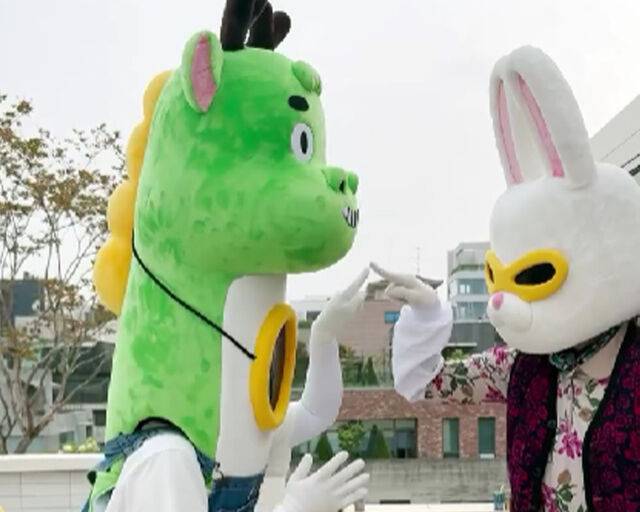 '지락실' 캐릭터 토롱이와 철용이가 '언슬전'의 OST 춤을 춰 화제다. / 토롱이 SNS 캡처