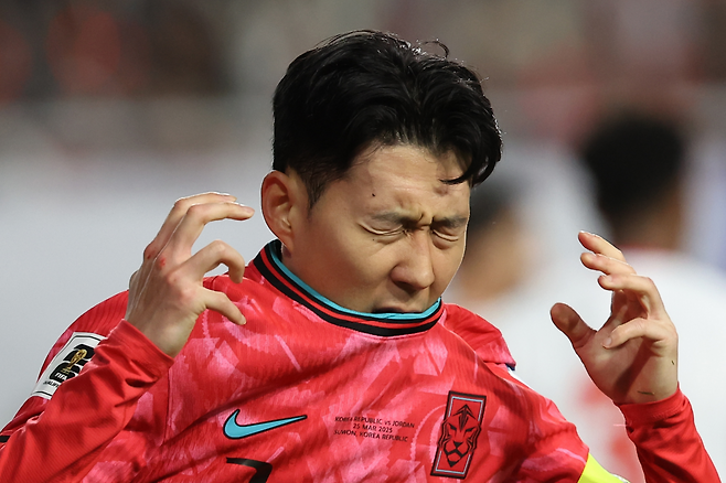 25일 경기도 수원시 수원월드컵경기장에서 열린 2026 북중미 월드컵 아시아 3차 예선 B조 8차전 대한민국과 요르단의 경기. 손흥민이 슛을 실패한 후 아쉬워하고 있다. 2025.3.25 [연합]