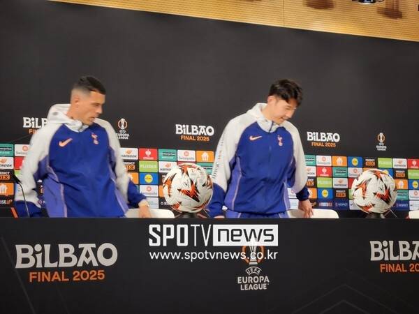 ▲ 토트넘 홋스퍼 손흥민이 맨체스터 유나이티드와의 유로파리그 결승 사전 기자회견에 페드로 포로와 동석했다.