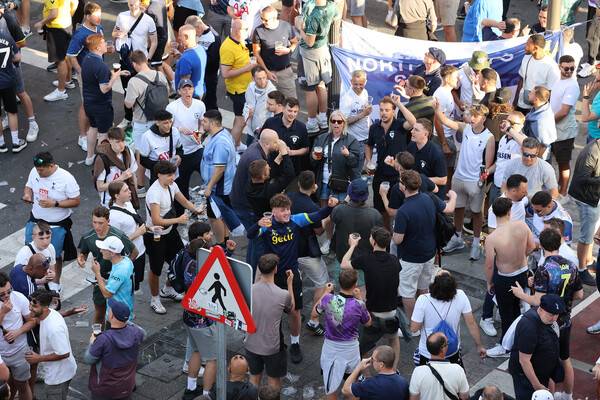 ▲ 스페인 빌바오 시내를 점령한 토트넘 홋스퍼 팬들. ⓒ연합뉴스/REUTERS