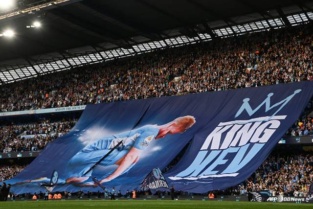 케빈 더 브라위너의 대형 현수막. /AFPBBNews=뉴스1