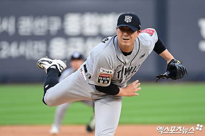 KT 위즈 베테랑 우완 조이현이 20일 수원 KT위즈파크에서 열린 2025 신한 SOL Bank KBO리그 KIA 타이거즈와의 팀 간 4차전에 선발등판,&nbsp;5⅓이닝 5피안타 1사구 3탈삼진 1실점을 기록, 승리투수가 됐다. 사진 박지영 기자