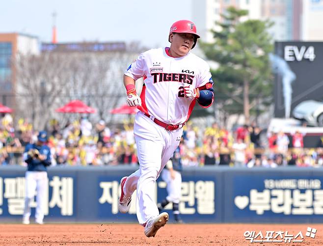 KIA 타이거즈 외야수 이우성이 지난 20일 수원 KT 위즈전까지 2025 시즌 타율 0.230(122타수 28안타) 2홈런 10타점 OPS 0.692로 부진에 빠져 있다. 사진 엑스포츠뉴스 DB