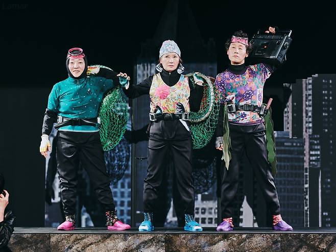 연극 '엔들링스' 공연 모습 [두산아트센터 제공. 재판매 및 DB 금지]