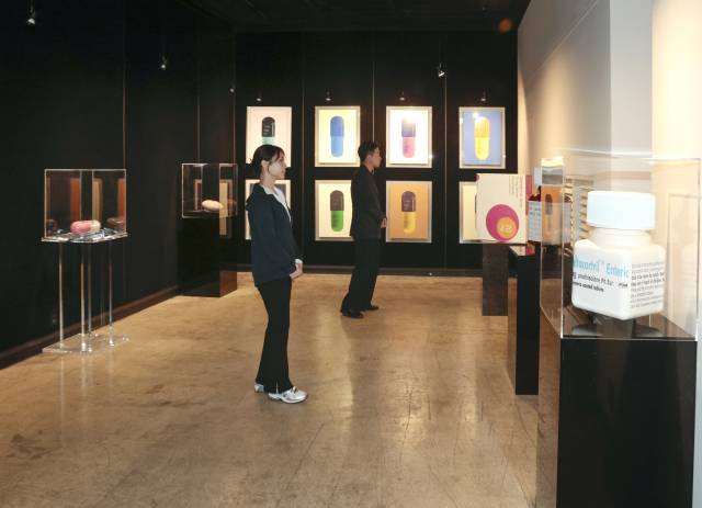 데미안 허스트의 '알약들’. 정대현 기자 jhyun@