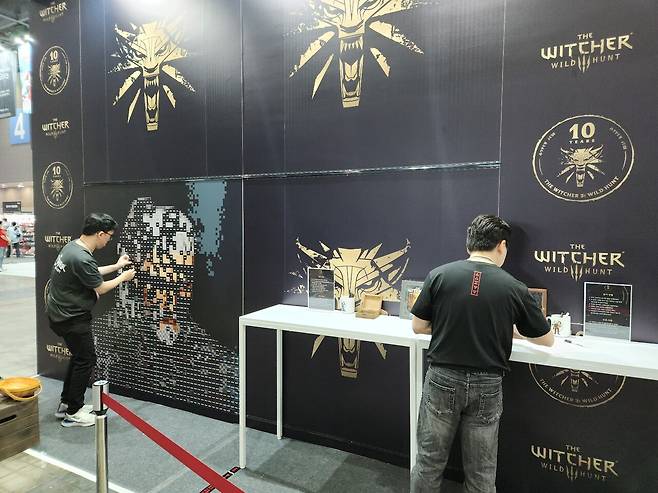 - 위쳐3 10주년을 기념하는 이벤트 공간&nbsp;