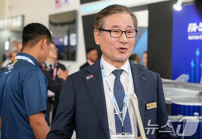 강구영 한국항공우주산업(KAI) 사장이 지난 21일(현지시간) 말레이시아 랑카위에서 열린 방산전시회 'LIMA 2025'에서 인터뷰를 하고 있다. (한국항공우주산업 제공. 재판매 및 DB 금지) 2025.5.22/뉴스1