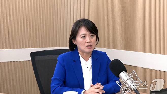 박지혜 더불어민주당 의원이 22일 뉴스1TV '팩트앤뷰'에 출연해 질문에 답하고 있다.