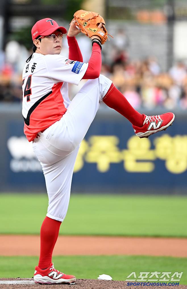 17일 광주KIA챔피언스필드에서 열린 두산과 KIA의 더블헤더 2차전 경기,  KIA 선발투수 양현종이 역투하고 있다. 광주=허상욱 기자wook@sportschosun.com/2025.05.17/