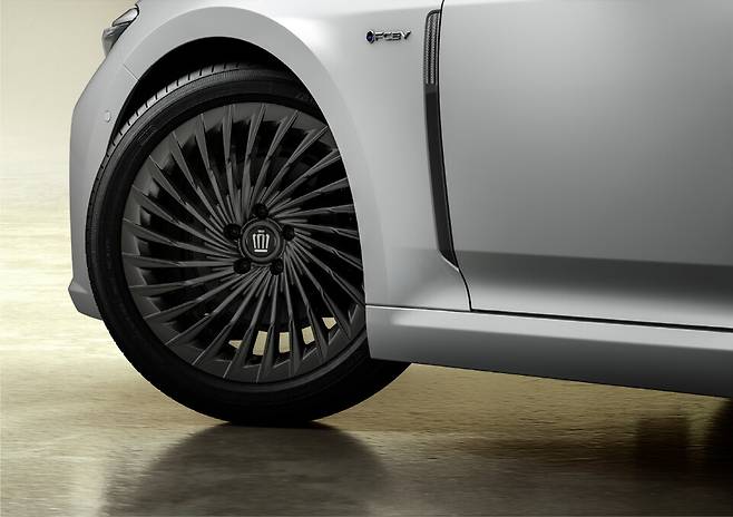 토요타 크라운 Z "THE 70th" 스페셜 모델