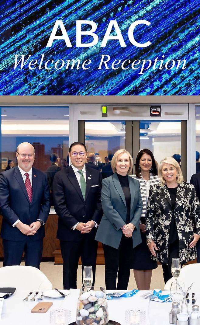 조현상(왼쪽 두 번째) HS효성 부회장이 4월 23일부터 26일까지 캐나다 토론토에서 열린 2025 ABAC(APEC 기업인 자문위원회) 2차 회의에 참석했다. /HS효성 제공