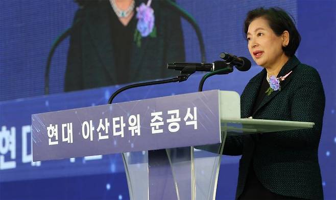 현정은 현대그룹 회장이 지난 21일 오후 현대엘리베이터 충주 본사에서 진행된 ‘현대 아산타워’ 준공식에서 기념사를 하고 있다.ⓒ현대엘리베이터