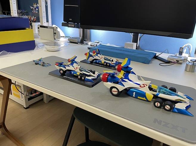 183b1c5f1b33ef93a.jpg 9월 출시 예정인 자동차 피규어(정가 52만원)