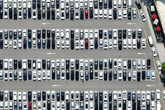 서울시가 도심 주차난 해소와 시민 불편 개선을 위해 주차전용건축물의 '생태면적률' 규제를 철폐했다. 사진은 지난 4일 서울대공원 주차장의 모습. [사진=연합뉴스]