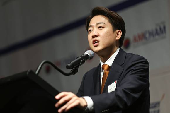 개혁신당 이준석 대선 후보가 22일 그랜드하얏트서울에서 열린 주한미국상공회의소(암참) 간담회에서 발언하고 있다. 2025.5.22 [사진=연합뉴스]