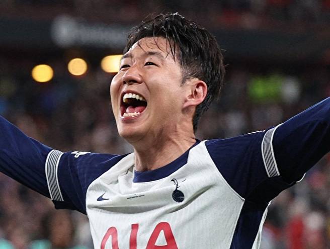 손흥민이 2025 유로파리그 결승전에서 승리를 거두고 환호하고 있다. [사진=로이터/연합뉴스]