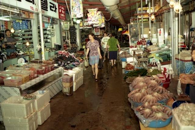 ▲ 동해시 동쪽바다 중앙시장 옛 모습.