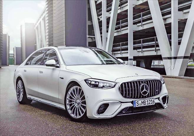 벤츠의 ‘메르세데스 AMG S63 E퍼포먼스’   벤츠코리아 제공
