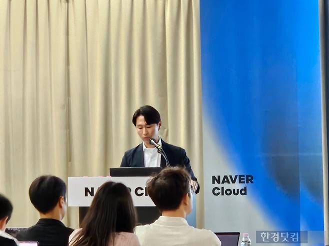 최진영 네이버클라우드 매니저가 2일 오후 서울 강남구 코엑스에서 열린 미디어 세미나에서 네이버클라우드의 AI 영상 분석 서비스 'MAIU'를 소개하고 있다. 사진=박수빈 기자