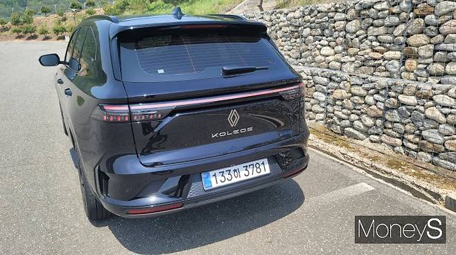 그랑 콜레오스 '에스프리 알핀 누아르'의 외관은 스포티한 감성이 특징이다. /사진=김창성 기자