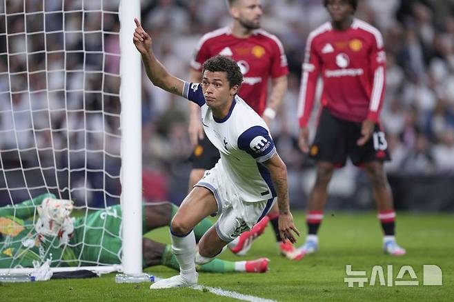 [빌바오=AP/뉴시스]토트넘, 유로파 결승 전반 1-0 리드. 2025.05.21.