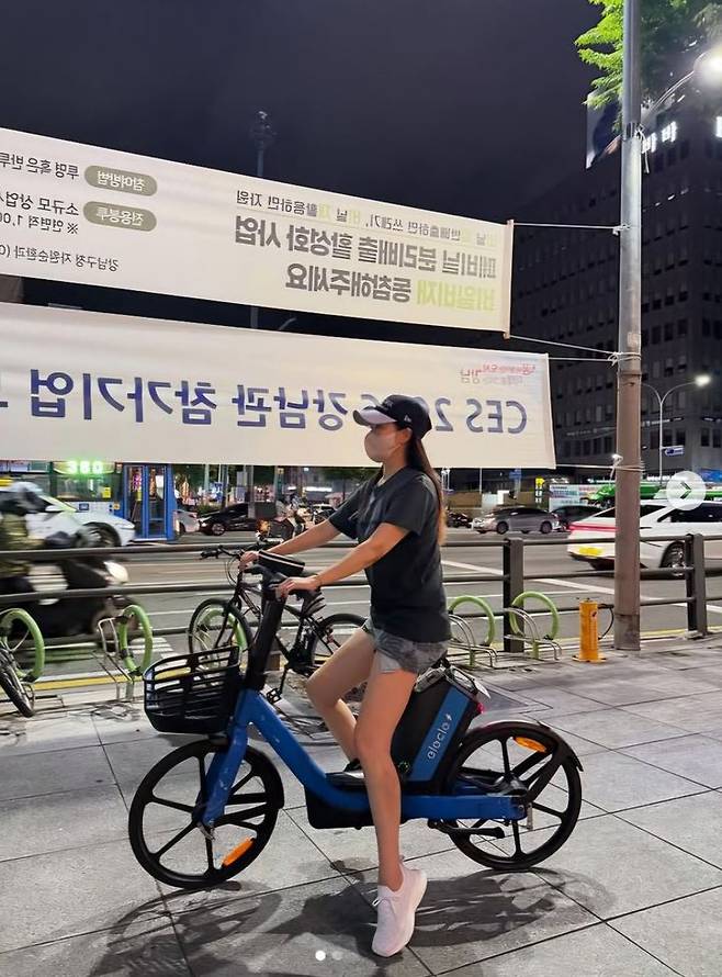 [서울=뉴시스] 김희선. (사진=김희선 인스타그램 캡처) 2025.05.22. photo@newsis.com *재판매 및 DB 금지