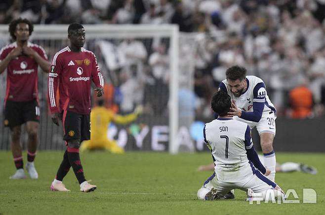 [빌바오=AP/뉴시스[손흥민 생애 첫 우승. 2025.05.21.