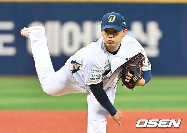 [OSEN=울산, 이석우 기자] 22일 울산 문수야구장에서 2025 신한 SOL 뱅크 KBO 리그 NC 다이노스와 한화 이글스의 경기가 열렸다. 홈팀 NC는 김녹원이, 방문팀 한화는 폰세가 선발로 나섰다.NC 다이노스 선발 투수 김녹원이 역투하고 있다. 2025.05.22 / foto0307@osen.co.kr