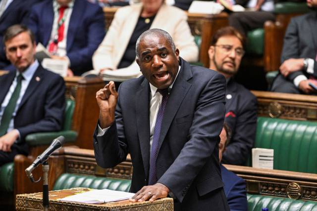 ▲20일(현지시간) 데이비드 래미 영국 외무장관이 영국 하원에서 의원들에게 가자지구 전쟁에 관해 연설하고 있다. 래미 장관은 이날 이스라엘의 가자지구 공세 확대와 식량 반입 봉쇄를 강하게 비판하며 이스라엘과의 자유무역협정(FTA) 협상을 중단하겠다고 밝혔다. ⓒAFP=연합뉴스