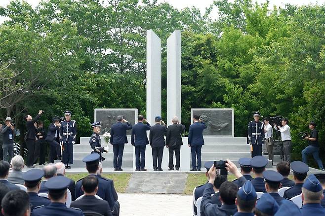 22일 제주항공우주박물관에서 6·25전쟁&nbsp;10대 영웅이자 전쟁 고아 1000여 명을&nbsp;구한 딘 헤스 미국 공군 대령&nbsp;10주기 추모행사가 열리고 있다. 제주도 제공