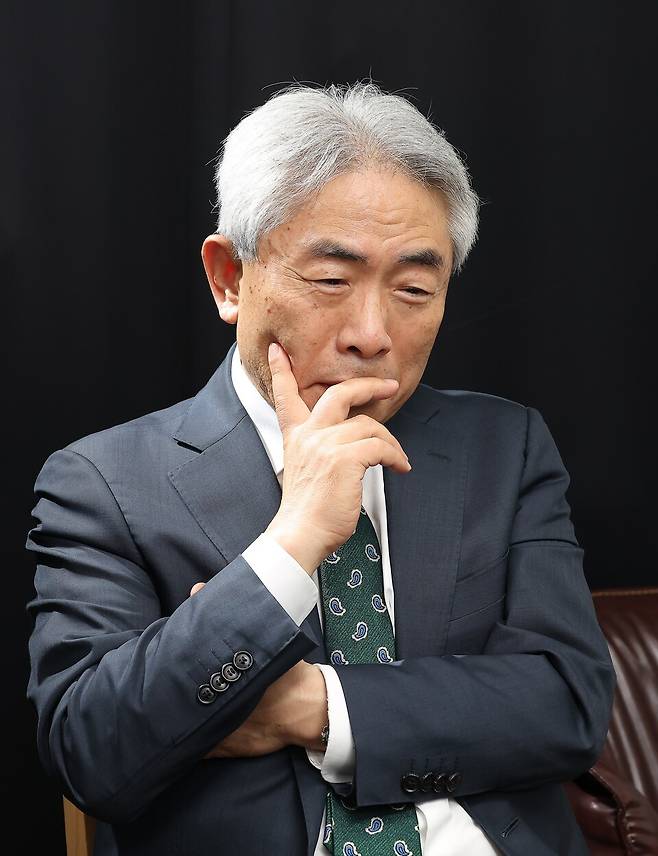 정규재 전 한국경제 주필이 5월19일 서울 종로구 자신의 사무실에서 시사저널과 인터뷰 하고 있다. ⓒ임준선 기자