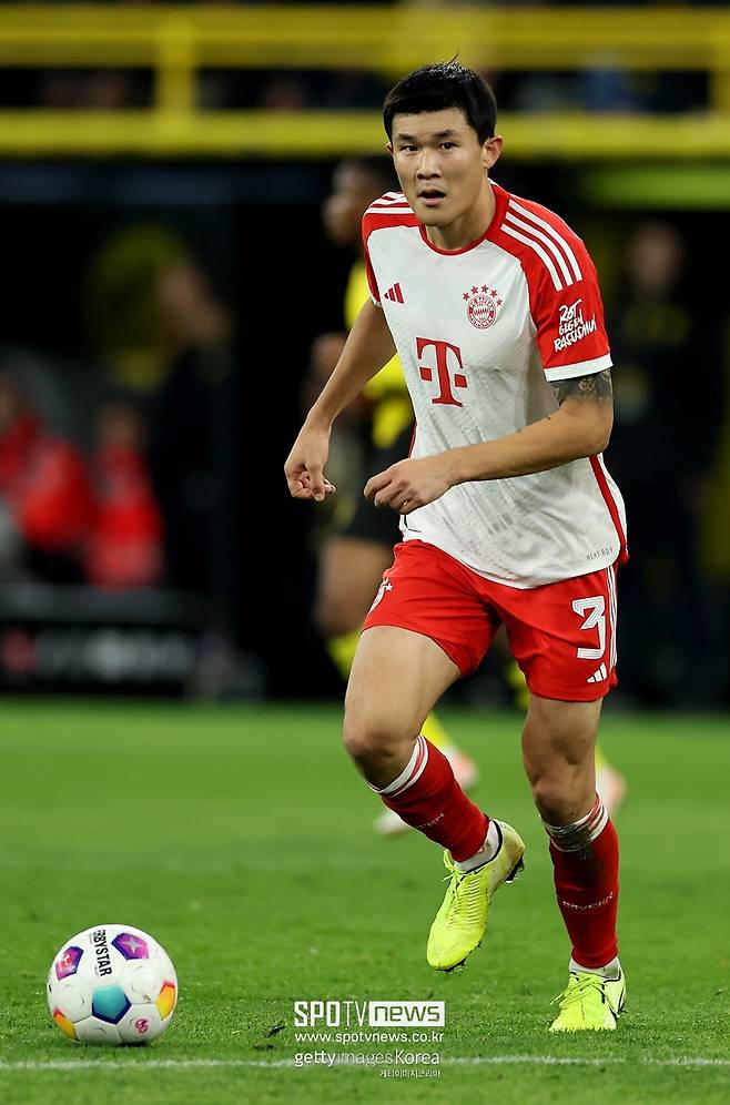 ▲ 지운톨리 단장은 김민재를 빅리그에 소개한 인물이다. 지난 2022년 SSC 나폴리 단장으로 있으면서 튀르키예에서 뛰던 김민재를 영입해 큰 효과를 누렸다. 김민재와 함께 나폴리를 33년 만의 세리에A 정상에 올랐던 기억이 뚜렷해 유벤투스에서도 우승 미션을 위한 재결합을 바라고 있다.