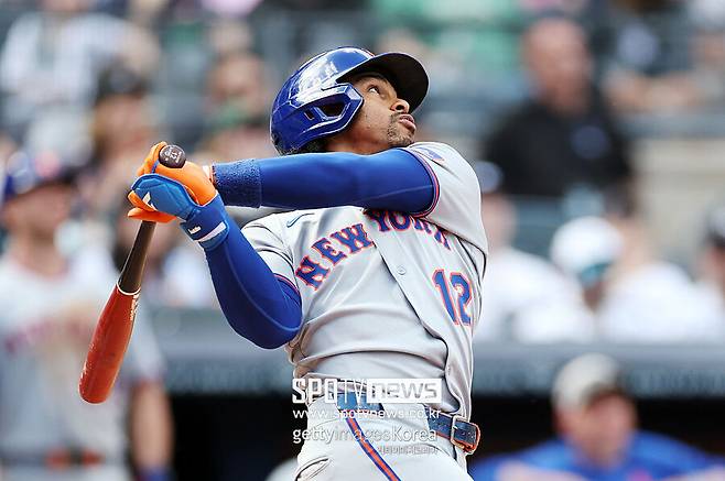 ▲ 메츠 유격수 프란시스코 린도어는 뷸러와 코라 감독이 퇴장당하는 과정에서 "내보내!"라고 소리쳐 보스턴 선수들을 자극했다.