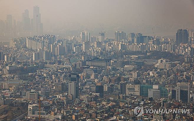 서울 주택가  (서울=연합뉴스) 황광모 기자 = 사진은 서울 남산에서 바라본 서울 용산구와 마포구 일대의 모습. 2025.3.10 hkmpooh@yna.co.kr