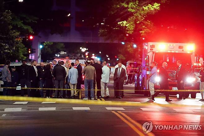 이스라엘 대사관 직원 2명이 피살된 미국 워싱턴DC 거리 [로이터=연합뉴스. 재판매 및 DB 금지]