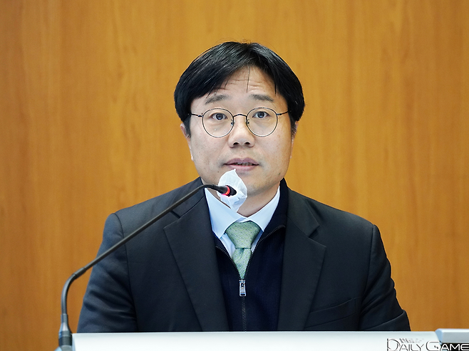 '게임이용장애 질병코드 현재와 미래'의 발제자로 나선 법무법인 태평양의 강태욱 변호사.