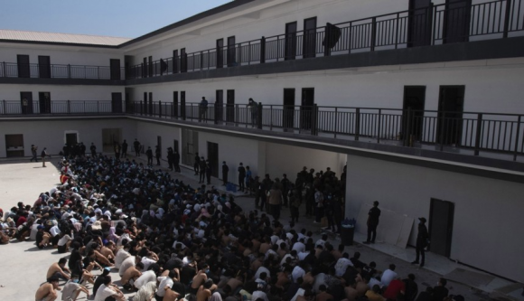 미얀마 사기 조직에 붙들려 있다가 풀려난 외국인 노동자들. AP연합뉴스