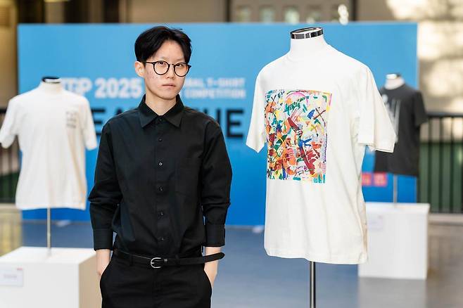 유니클로 어워드를 수상한 안도은 학생과 수상작 ‘내가 먹고 싶은 피자