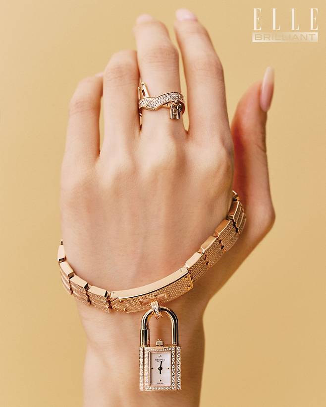 친언니에게 선물 받은 에르메스 ‘켈리’ 워치와 ‘켈리 가브로쉬’ 링.