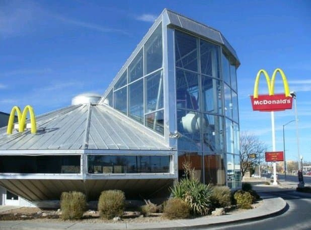 image.png 전 세계의 특이한 맥도날드 건물들