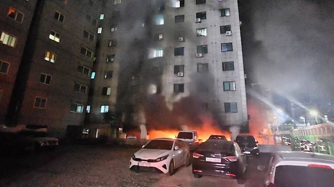 23일 새벽 경기도 의정부시 의정부동 다가구 주택에서 불이 났다. 의정부소방서 제공