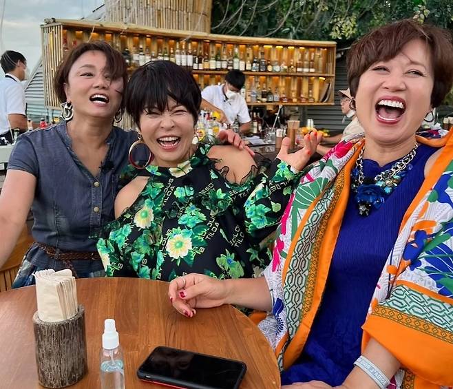 조혜련이 건강 문제로 활동을 중단한 박미선을 향해 그리움을 전했다. /사진=인스타그램 갈무리