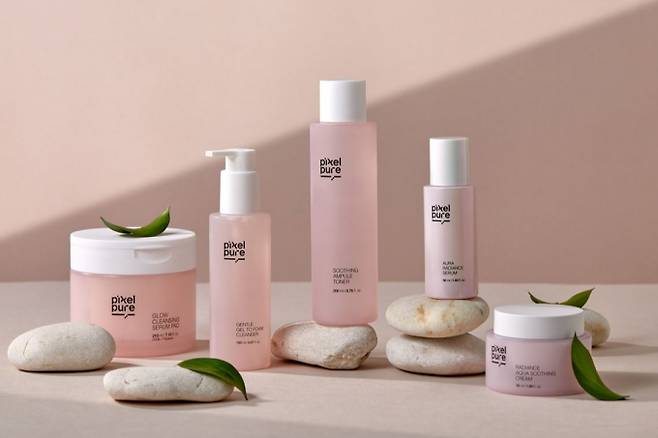 글로벌 종합 엔터테인먼트 기업 고스트스튜디오가 신규 화장품 브랜드를 선보이고 뷰티 시장에 도전장을 내밀었다. 사진은 픽셀퓨어의 고스트시즌1 제품 이미지. /사진=고스트스튜디오